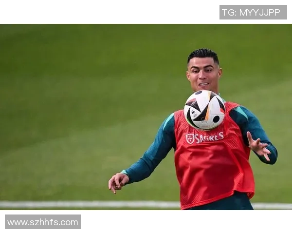 马丁内斯的传奇旅程：从草根球员到世界足坛巨星的奋斗故事